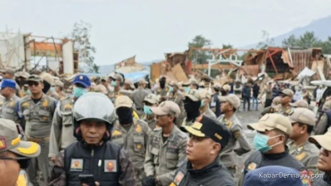 KDM Berikan Modal Usaha Rp 10 Juta dan Pekerjaan untuk Pedagang Puncak Terdampak Penggusuran