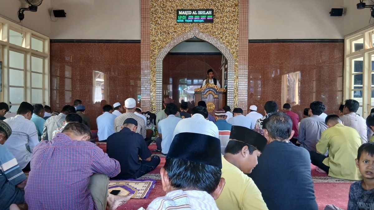 Kejujuran Bermuamalah: Ustad Dede Ikhwanudin Sampaikan di Kutbah Jumat