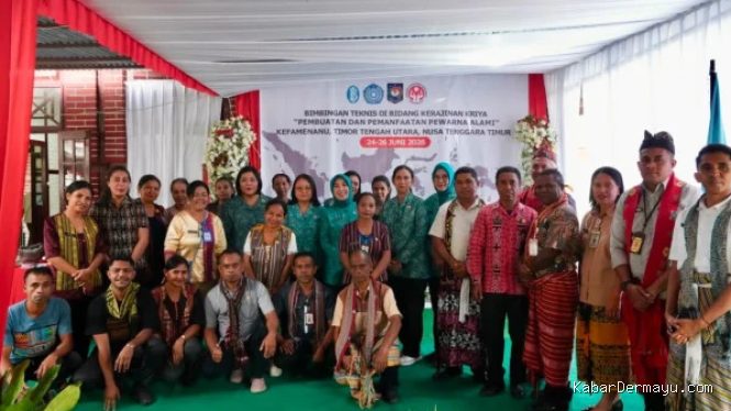 Ketua Harian Dekranas: Pewarna Alam Tingkatkan Nilai Jual Tenun TTU