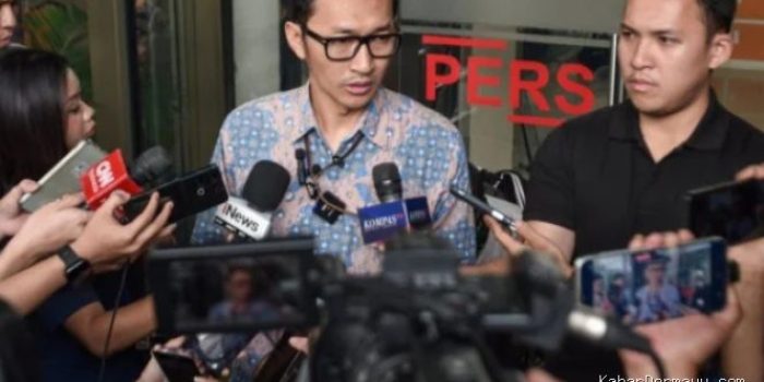 KPK Minta Bupati dan Sekda Kuansing Menyerahkan Diri untuk Pemeriksaan
