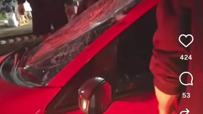 Kronologi Honda Brio Dirusak Massa di Bekasi Akibat Kabur Setelah Tabrak Pengendara Motor Usai Kepergok Mesum
