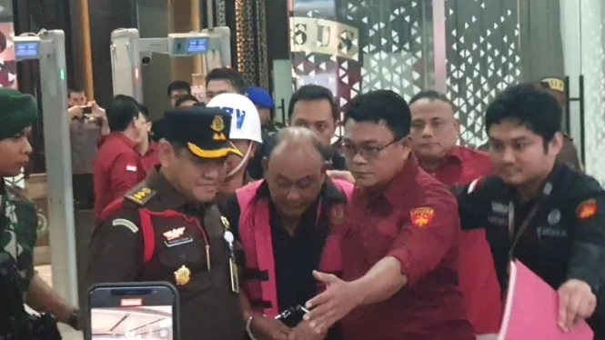Kronologi Penangkapan Dadan Hindayana yang Sudah Diborgol dan Mengenakan Rompi Tahanan