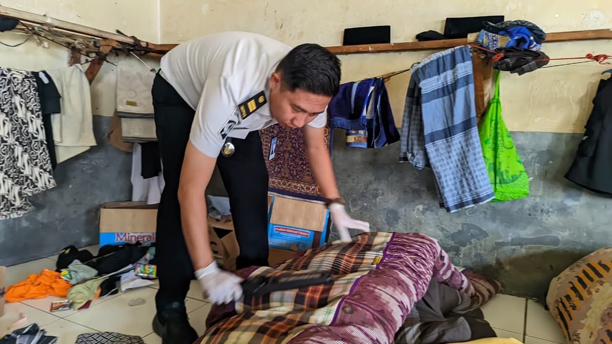 Lapas Indramayu Gelar Razia Sita Barang Terlarang Perkuat Keamanan