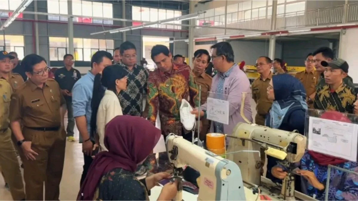 Lucky Hakim Tinjau PT Free View Internasional, Serapan 20 Ribu Pekerja