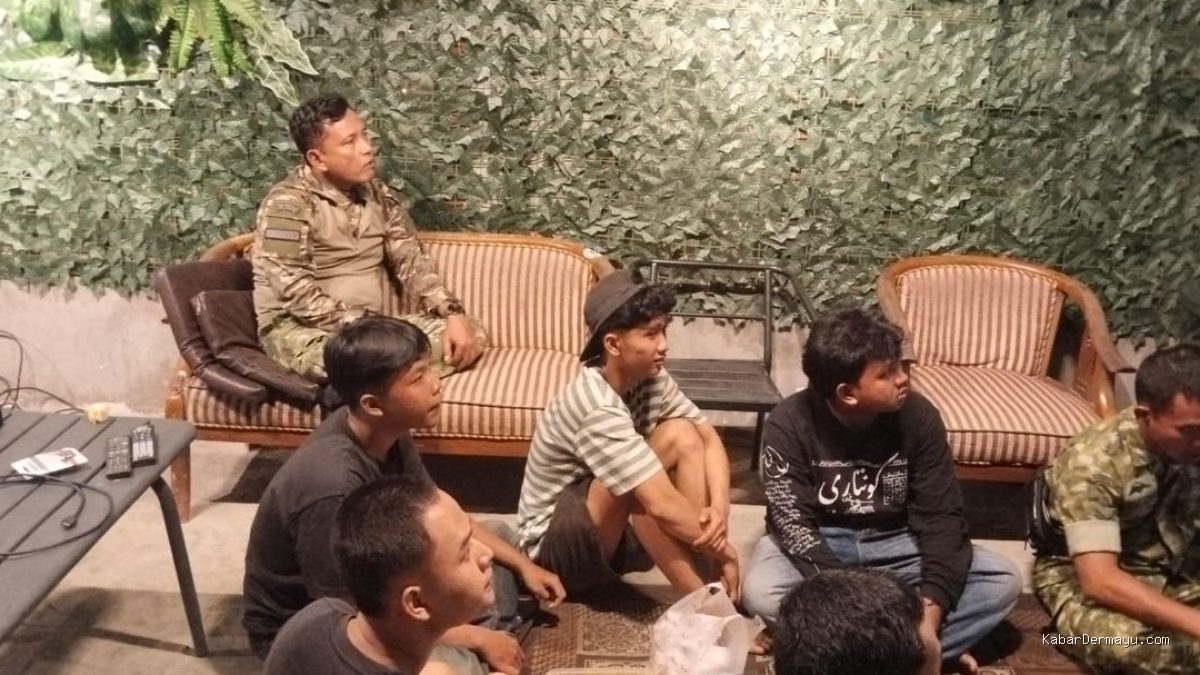 Nobar Piala Dunia 2026 Sliyeg: Pererat Kebersamaan TNI & Masyarakat