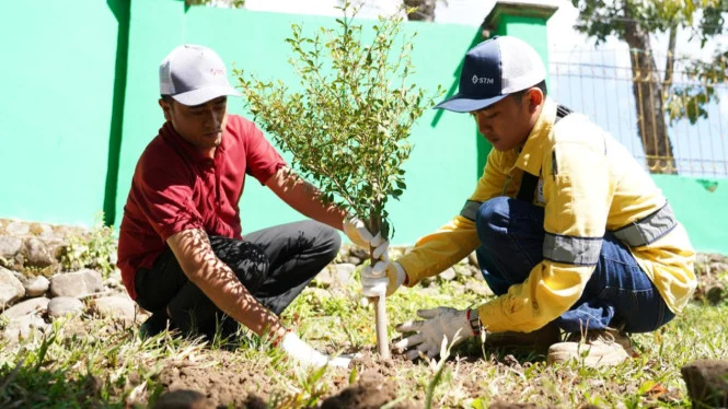 Pelajar Dompu Diajak Daur Ulang Limbah Domestik dalam Peringatan Hari Lingkungan Hidup Sedunia