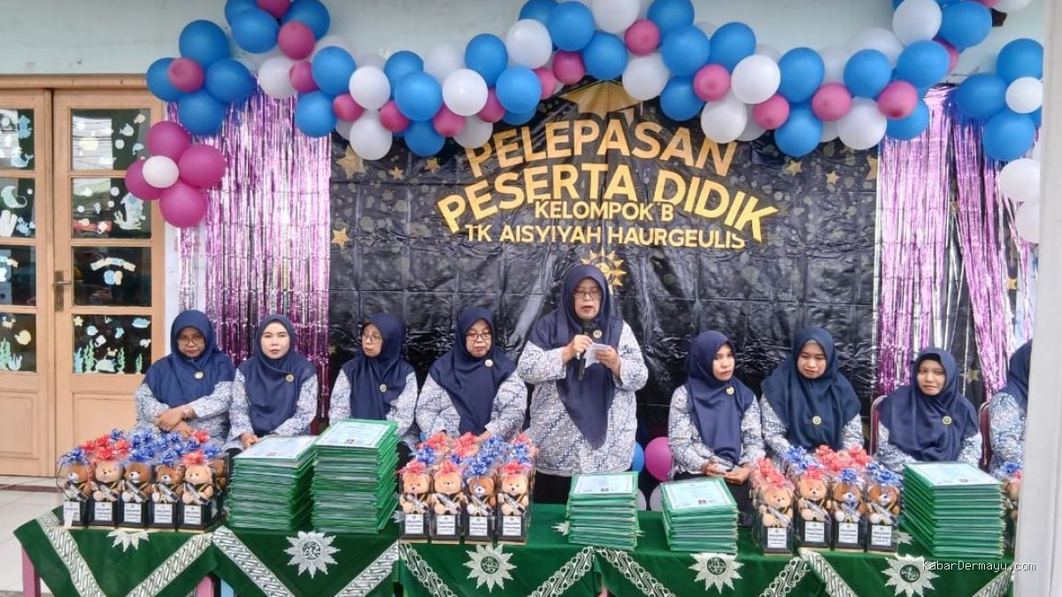 Pelepasan Peserta Didik Kelompok B TK Aisyiyah Haurgeulis: Momen Penuh Kehangatan
