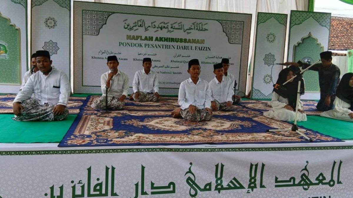 Pembinaan Karakter Santri: Haflah Akhirussanah Darul Faizin Muslimat NU Sukajati Meriah
