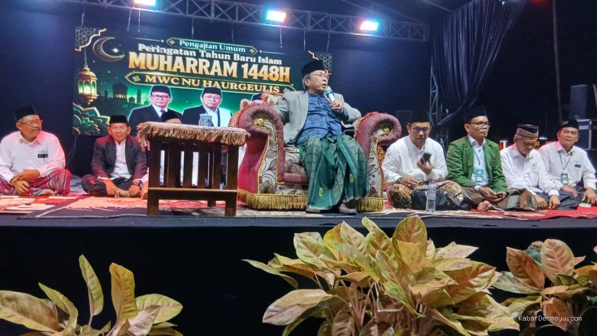 Pengajian Umum Tahun Baru Islam 1448 H: Ribuan Jamaah Padati Alun-Alun Haurgeulis