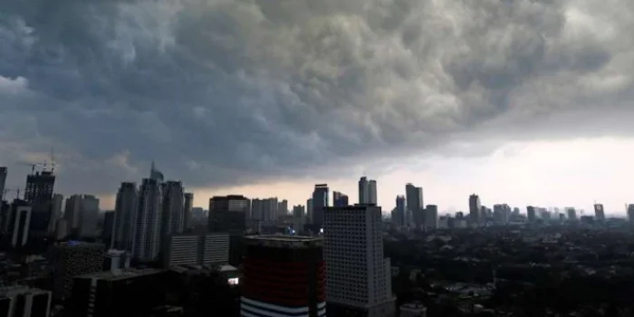 Perkiraan Cuaca Jakarta Hari Ini: Langit Berawan, Potensi Hujan di Kepulauan Seribu