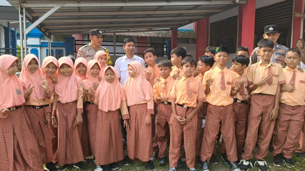 Polisi di SDN Pamayahan Indramayu: Edukasi & Aksi untuk Pelajar