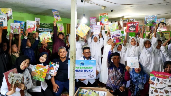 Potret Senyum Anak Pedalaman, Ribuan Buku Baru Hadir
