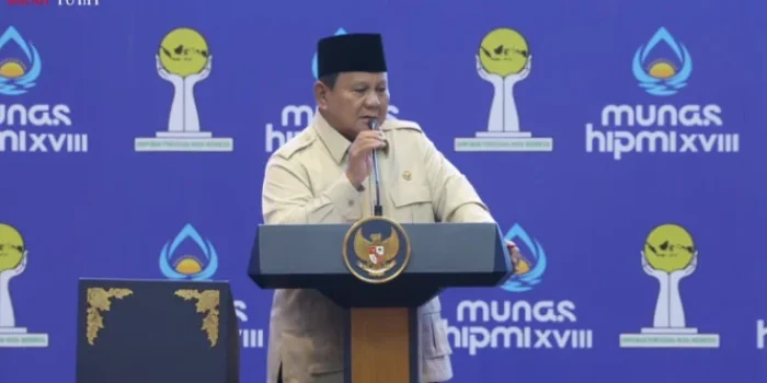 Prabowo Ceritakan Pengalaman Gunakan Mobil Maung yang Atapnya Bocor
