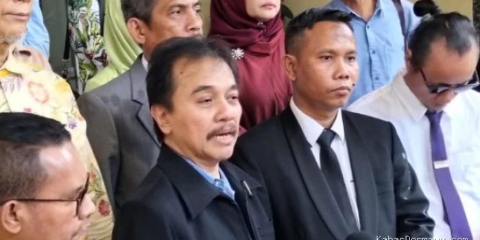 Roy Suryo Ditangkap: Istri Marah Penyidik Langgar Privasi Hingga Masuk Kamar Karena Khawatir Suami Kabur