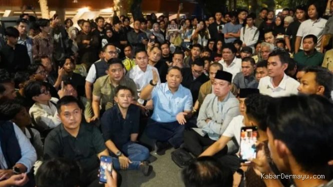 SEMA UGM Jelaskan Alasan Hentikan Debat Nusron-Budiman Sudjatmiko