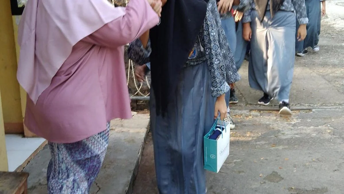 SMAN 1 Losarang: Program Pancawaluya untuk Santun dan Sehat