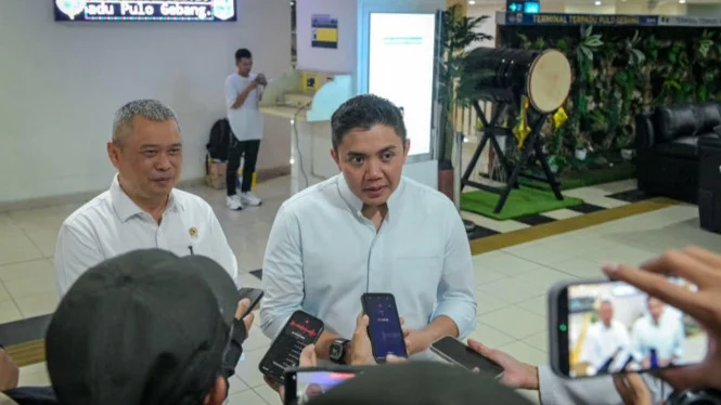 Teddy Sebut Anggota Rombongan Prabowo ke Luar Negeri Berkurang Setengahnya