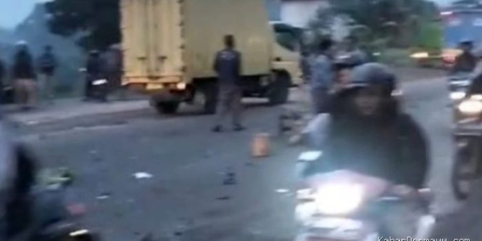 Tiga Tewas Akibat Truk Rem Blong Tabrak Motor di Cianjur