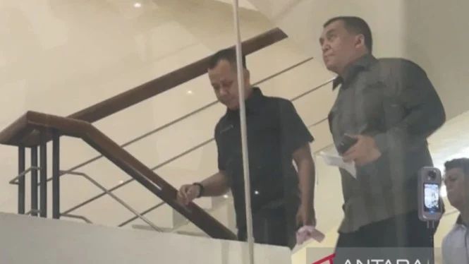 Wakil Menteri Imigrasi dan Pemasyarakatan Silmy Karim Datangi Gedung Merah Putih Usai Dicari KPK