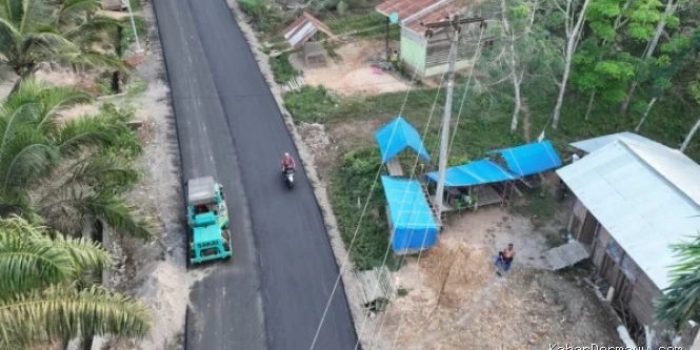 Warga Sipiongot Bersukacita atas Pengaspalan Jalan Setelah Bertahun-tahun