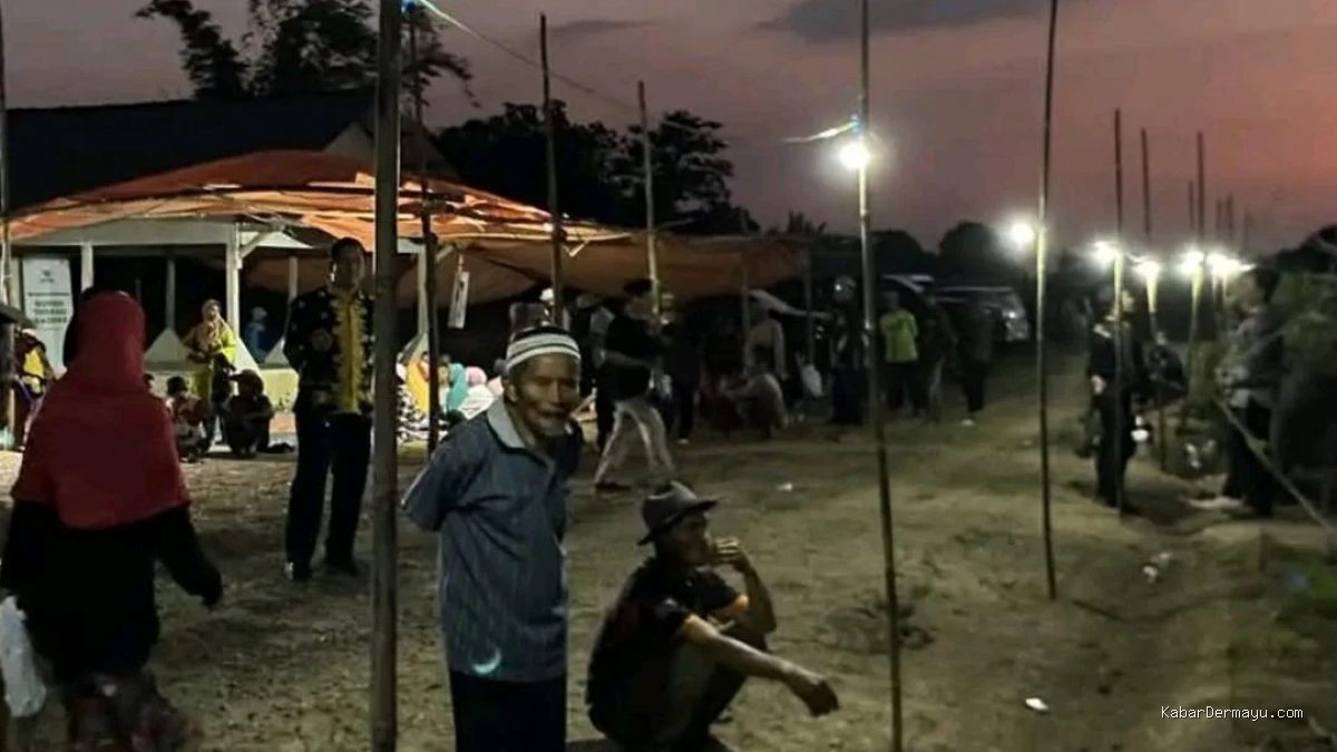 25 Tahun Tanpa Listrik, Pasir Toro Akhirnya Nikmati Cahaya