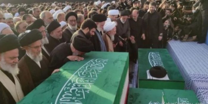 Ali Khamenei Dimakamkan di Kompleks Makam Imam Reza Mashhad
