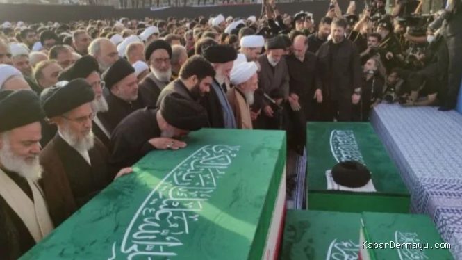 Ali Khamenei Dimakamkan di Kompleks Makam Imam Reza Mashhad