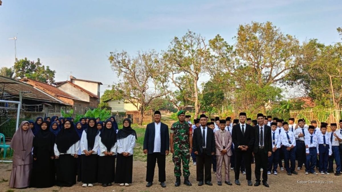 Babinsa Anjatan Bekali Santri Umul Khoir: Jiwa Patriotisme & Wawasan Kebangsaan