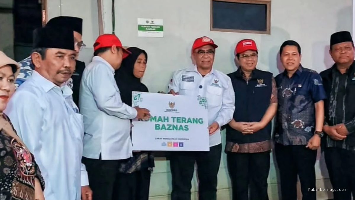 BAZNAS Luncurkan 'Rumah Terang' di Indramayu: 102 KK Nikmati Listrik Surya