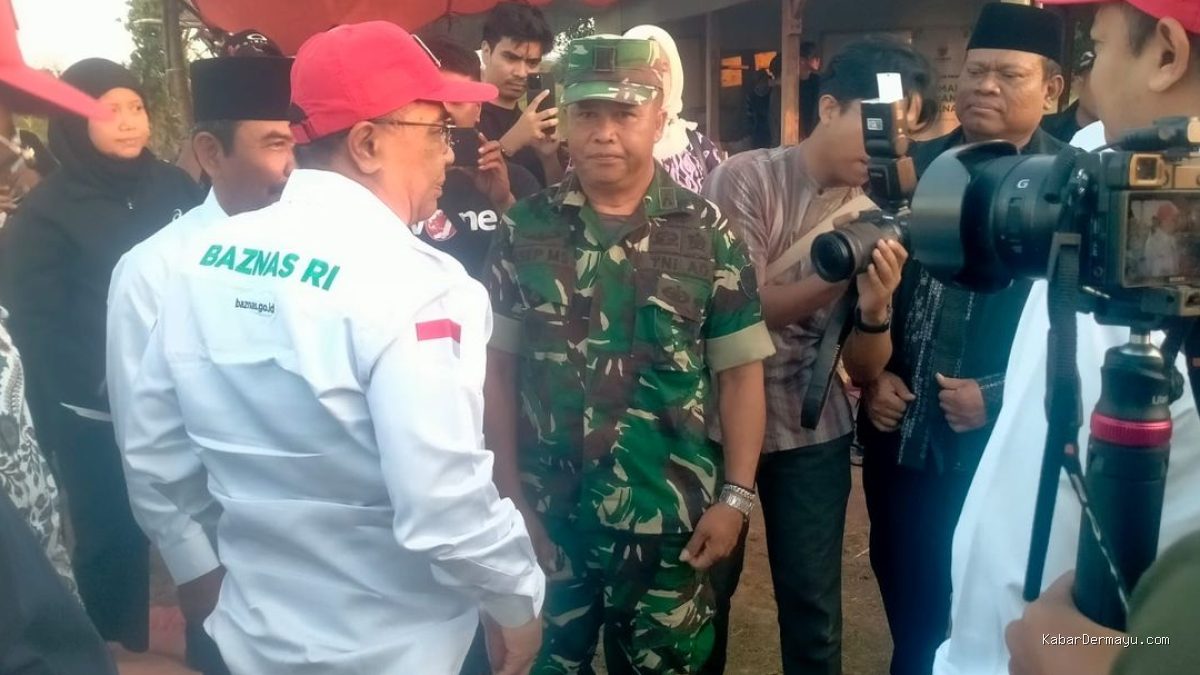 Baznas RI Terangi Cikawung: 102 Warga Terima Sembako, Sinergi TNI & Pemda