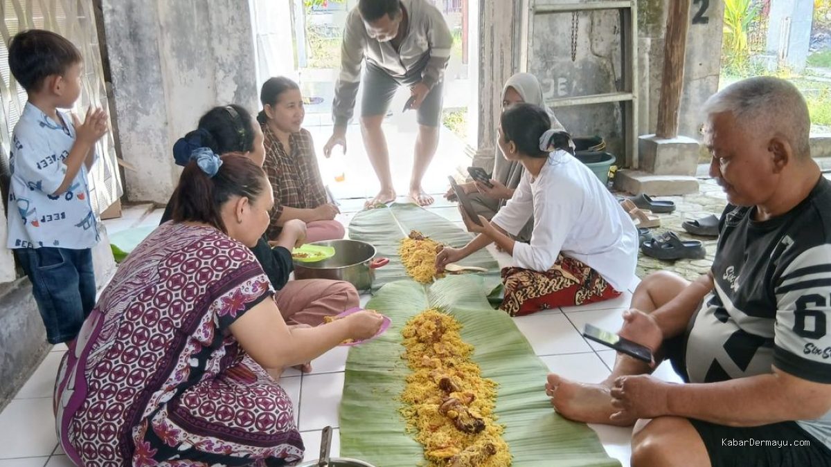 Botram Nasi Biryani: Kebersamaan Desa Pecahkan Sekat Sosial