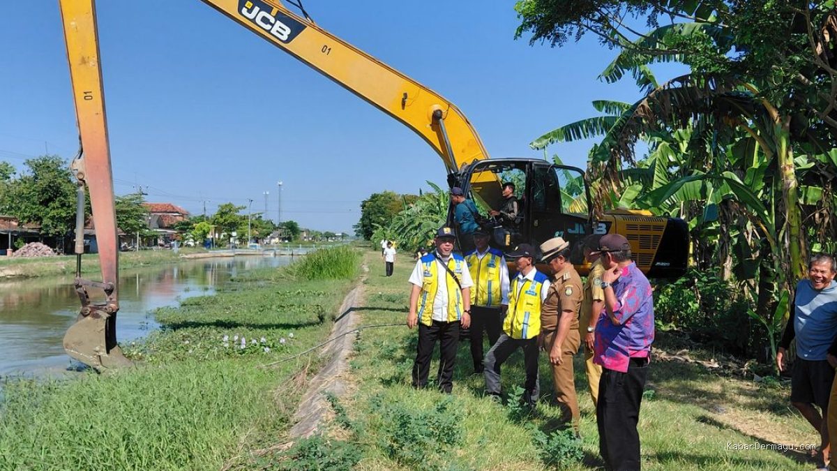 Camat Kandanghaur Genjot Normalisasi Sungai Ikuti Arahan Bupati Indramayu