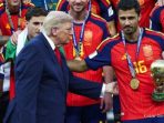 fifa-hilangkan-sosok-donald-trump-dalam-foto-perayaan-juara-piala-dunia-mengapa-31339 FIFA Hilangkan Sosok Donald Trump dalam Foto Perayaan Juara Piala Dunia, Mengapa Demikian?