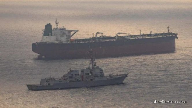 Iran Tutup Kembali Selat Hormuz Akibat Pelintasan Kapal Ilegal