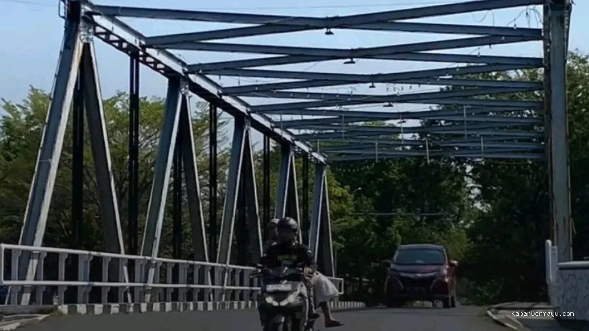 Jembatan Cimanuk: Kreteg Gantung Belanda Jadi Ikon Indramayu