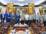 kapolri-dan-direktur-fbi-bahas-kerja-sama-penanganan-kejahatan-transnasional-sib-51212 Kapolri dan Direktur FBI Bahas Kerja Sama Penanganan Kejahatan Transnasional, Siber, dan Terorisme