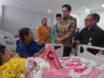 lucky-hakim-adopsi-anak-korban-kecelakaan-maut-pantura-indramayu-33625 Lucky Hakim Adopsi Anak Korban Kecelakaan Maut Pantura Indramayu