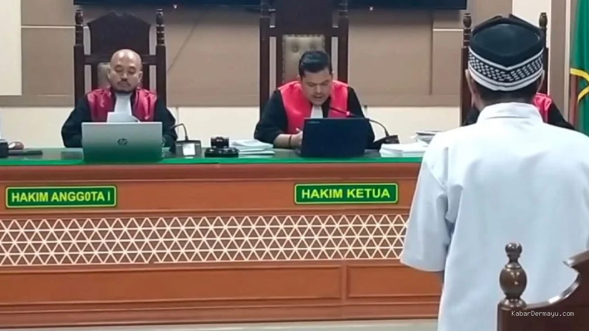 Pembunuhan Keluarga Indramayu: Priyo Divonis Seumur Hidup, Ririn Ditunda