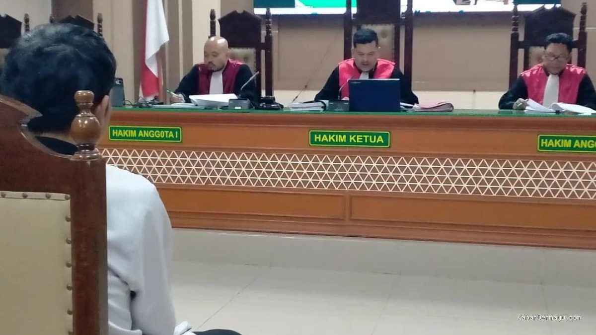 Pembunuhan Satu Keluarga Indramayu: Ririn Divonis Mati!