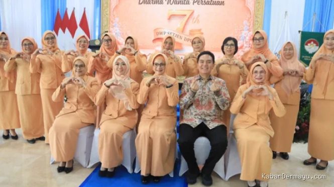 Perempuan Indonesia: Manfaatkan Teknologi untuk Inovasi & Belajar