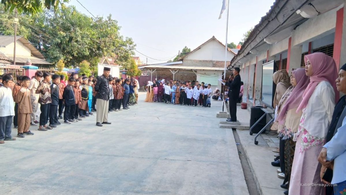 Peringatan Hari Anak Nasional ke-42 di UPTD SDN 2 Haurgeulis