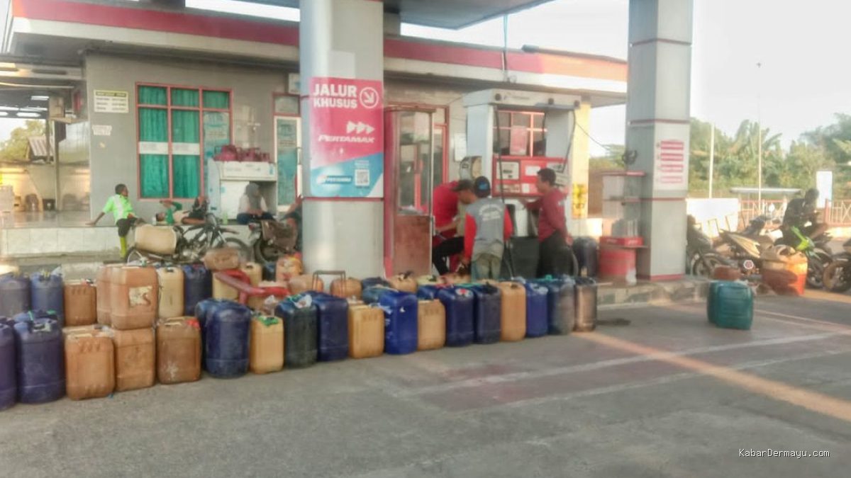Pertalite Diburu di Indramayu, Pertamax Mahal? SPBU 3445229 Antre