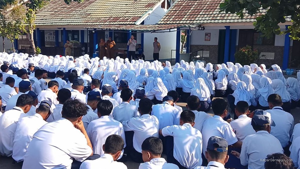Polsek Gabus Wetan Indramayu Berikan Penyuluhan di SMPN 4