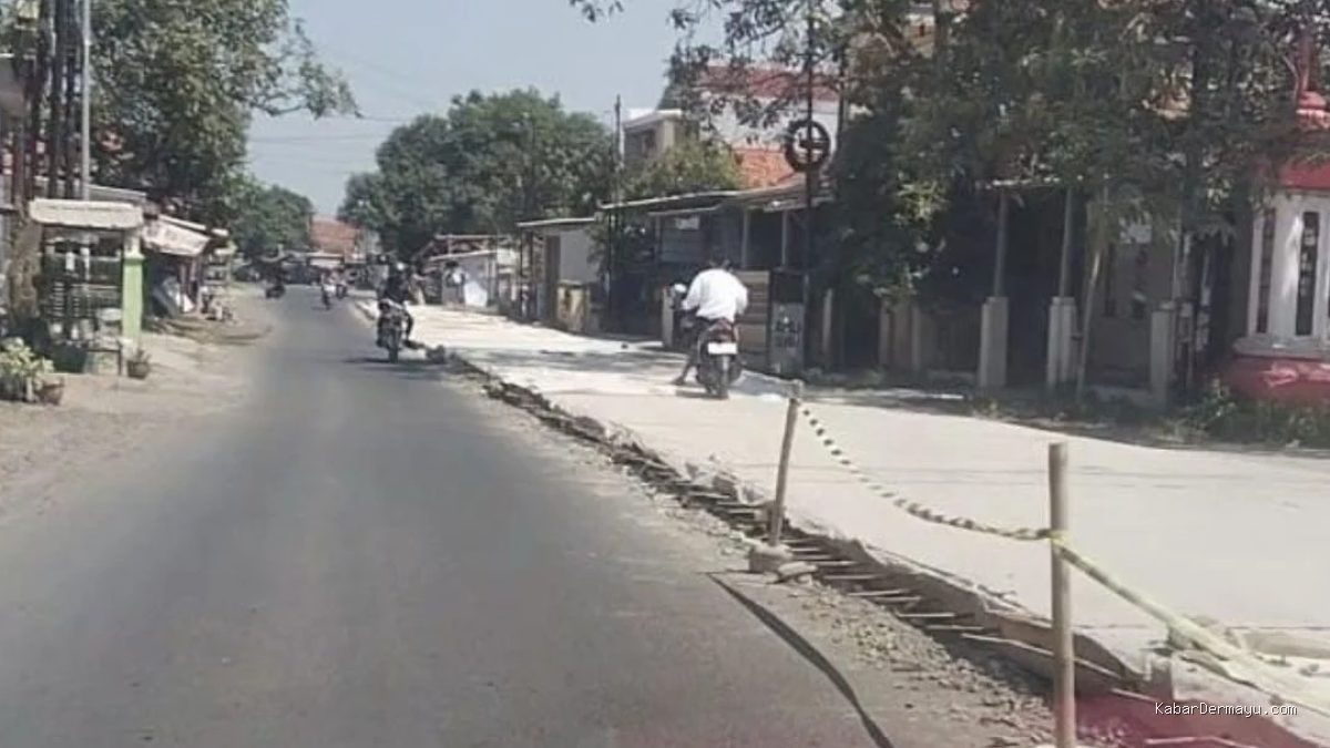 Proyek Jalan Letjen H.MT. Haryono Indramayu Dikeluhkan Warga