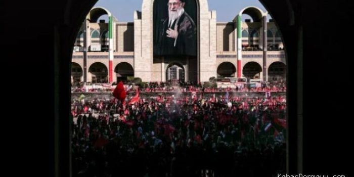 Seruan Kematian Donald Trump Mengiringi Pemakaman Ali Khamenei
