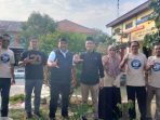 smkn-1-losarang-tanam-pohon-dan-bagi-sembako-di-desa-santing-12478 SMKN 1 Losarang Tanam Pohon dan Bagi Sembako di Desa Santing