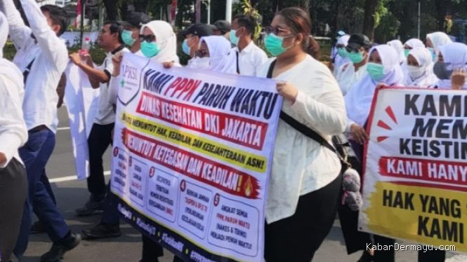 Tenaga Kesehatan APKSI dan PPPK Paruh Waktu Datangi Balai Kota Jakarta, Tuntut Pembayaran Gaji ke-13