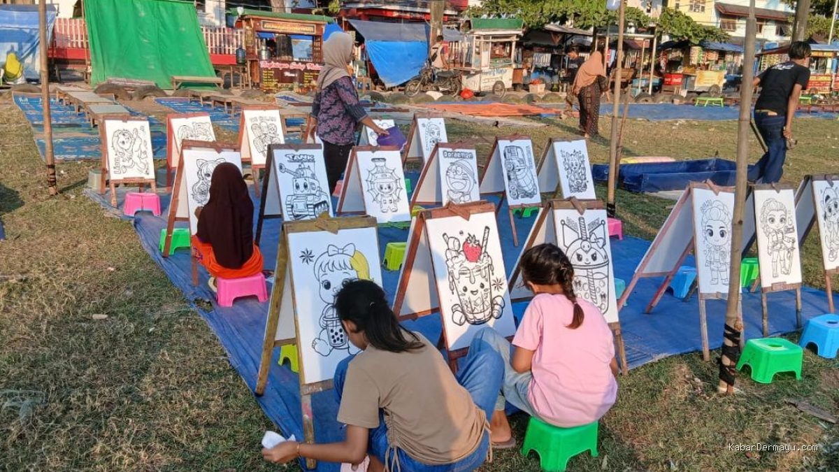 Wahana Melukis Styrofoam Haurgeulis: Magnet Balita hingga Lansia Ciptakan Seni