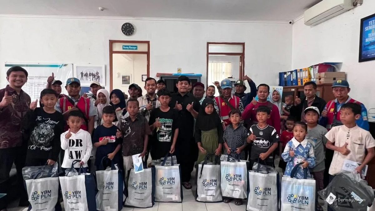 YBM PLN Indramayu: Bantuan Alat Tulis 53 Anak Petugas Billman ULP Jatibarang