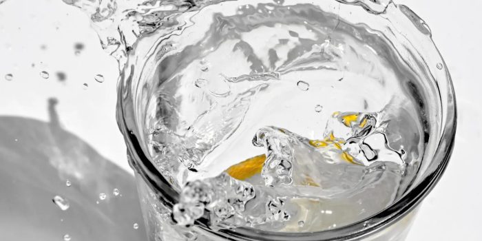 Photo by Adonyi Gábor via Pexels - 5 Manfaat Minum Air Putih Tiap Pagi untuk Kesehatan Tubuh